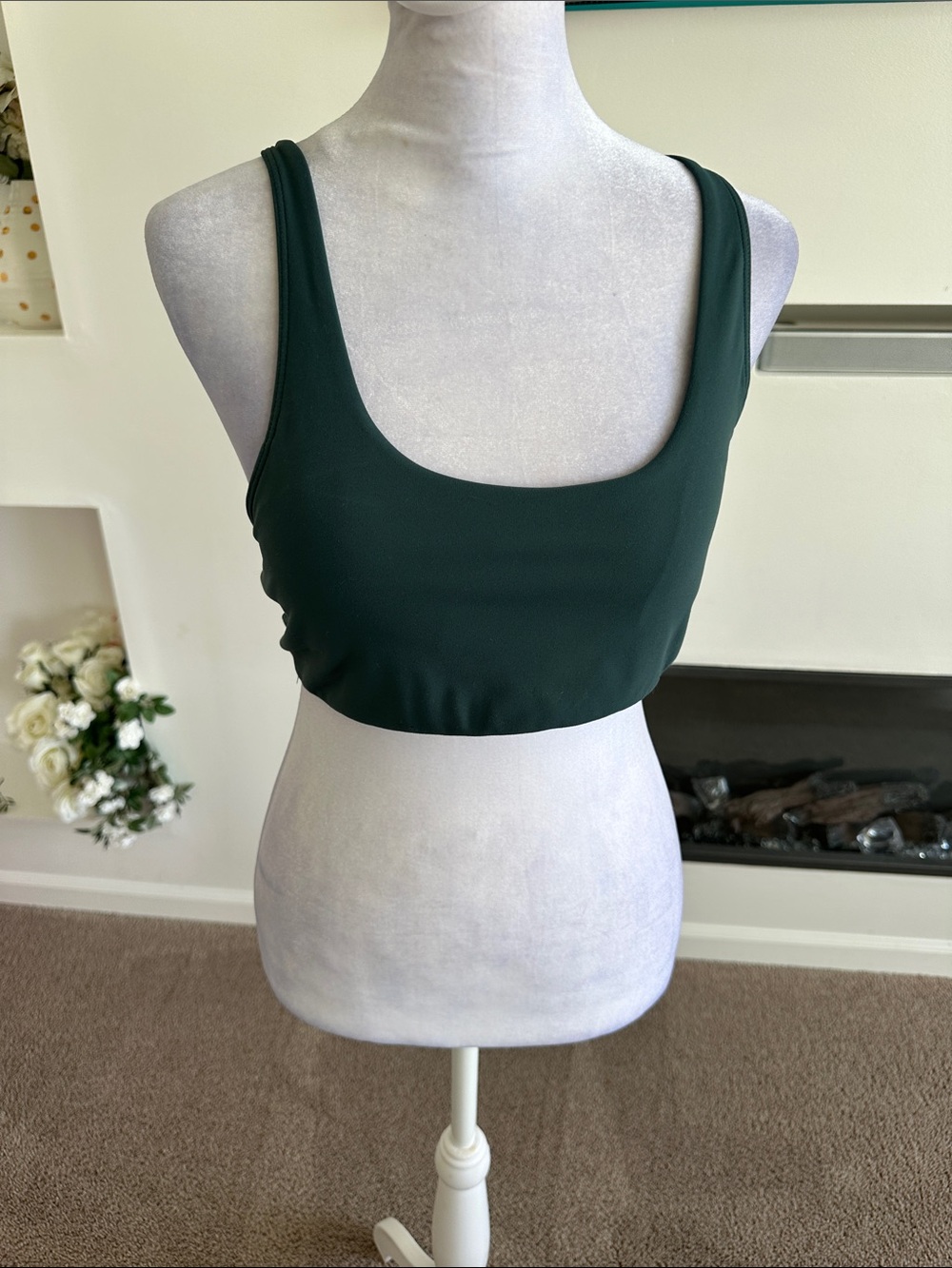 Vuori Dark Green Scoop Neck Sports Bra